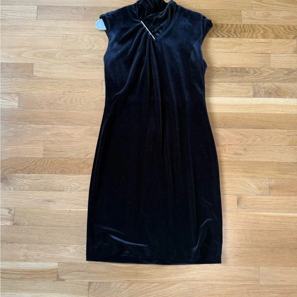 Calvin Klein Womens Sheath Dress XS  Black Velvet Mock Neck Short Sleeve Midi - Picture 2 of 6